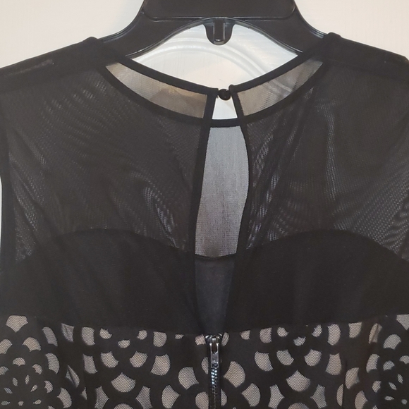 Maggy London cocktail party/workwear dress - Picture 3 of 9